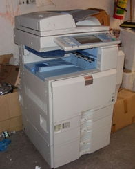 理光C4500二手彩色復(fù)印機(jī) 鴻達(dá)驚爆價(jià)下的多功能數(shù)碼快印之選